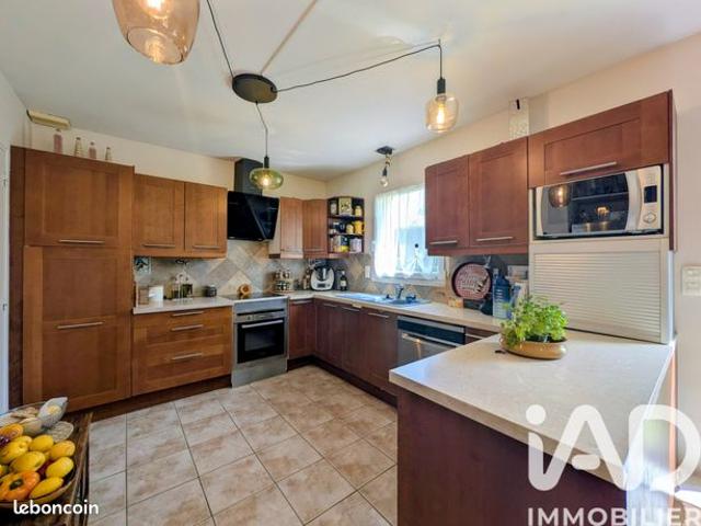 Maison familiale 6 pièces 143 m²