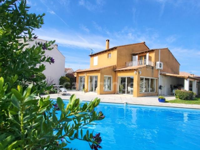 Maison Familiale 6 pièces 152 m2 Piscine et jardin arboré