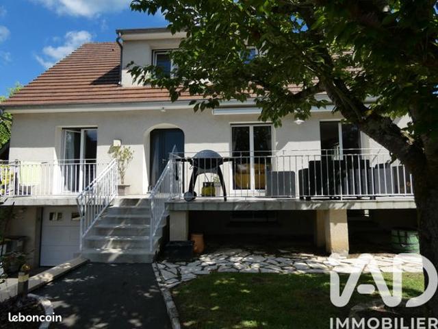 Maison familiale 6 pièces 157 m²