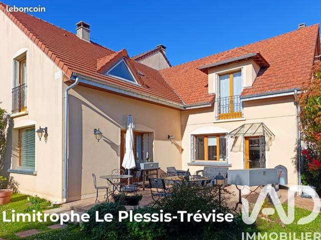 Maison familiale 6 pièces 159 m²