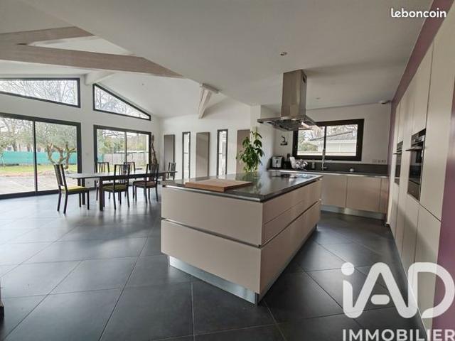 Maison familiale 6 pièces 187 m²