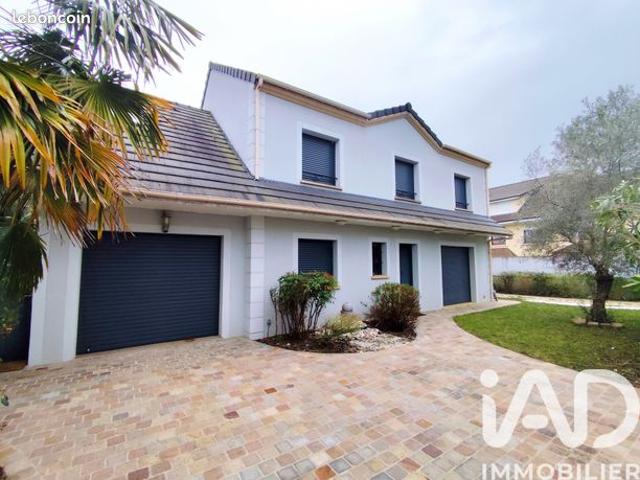 Maison familiale 6 pièces 189 m²