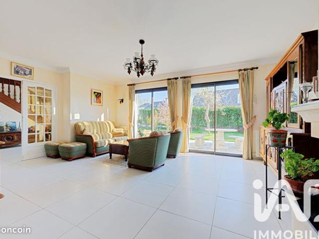 Maison familiale 6 pièces 198 m²
