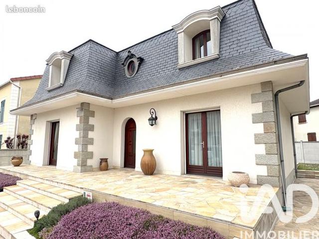 Maison familiale 6 pièces 121 m²