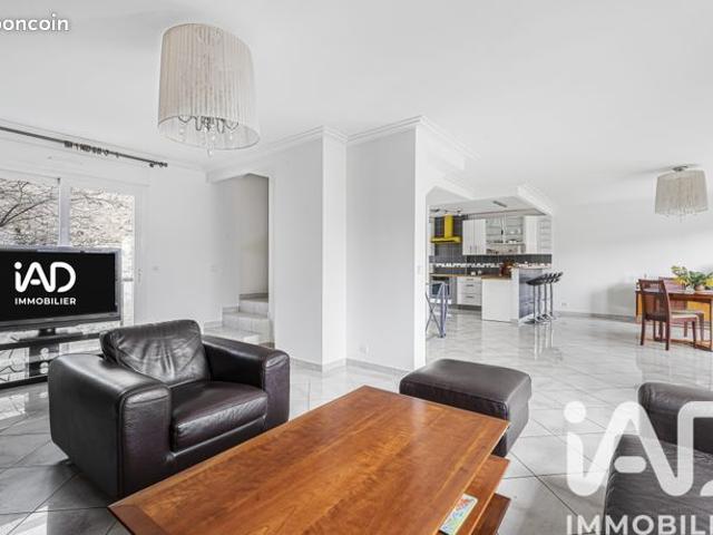 Maison familiale 6 pièces 254 m²