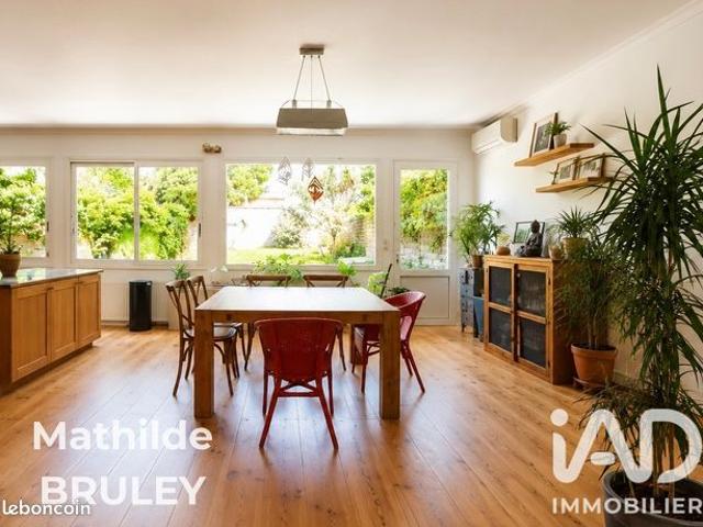 Maison familiale 6 pièces 218 m²