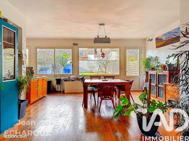 Maison familiale 6 pièces 218 m²