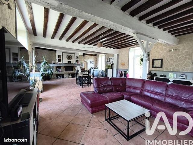 Maison familiale 6 pièces 236 m²