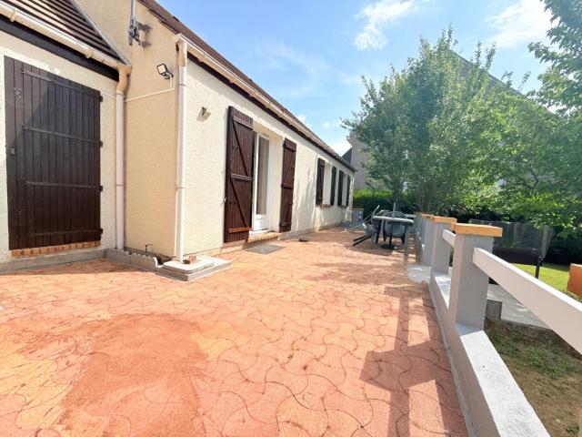 Maison familiale 6 pièces 95 m2 Jardin, terrasse et grand garage