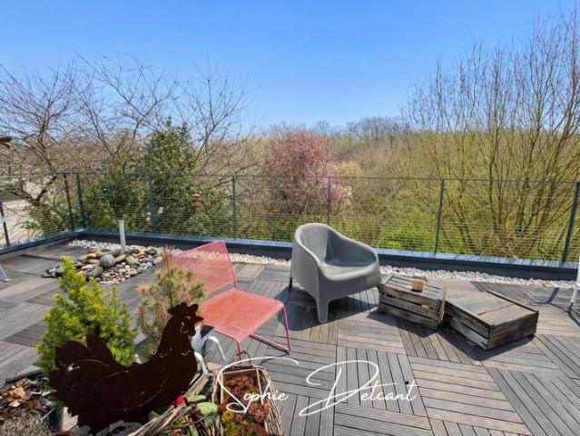 Maison avec 3 chambres de plain pied, vue dégagée et grande terrasse 15 min Tours nord