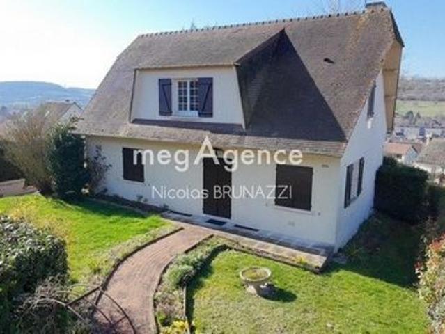 Maison familiale 7 pièces avec vue panoramique, véranda et sous sol complet – Vimoutiers 61120
