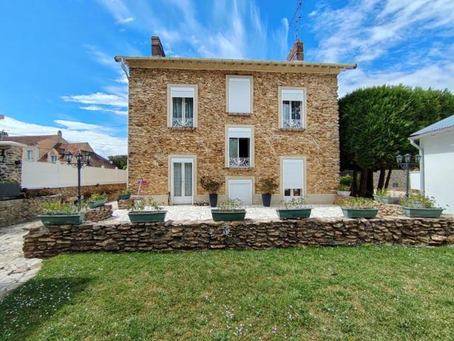 Maison familiale 7 pièces à Ozouer le Voulgis