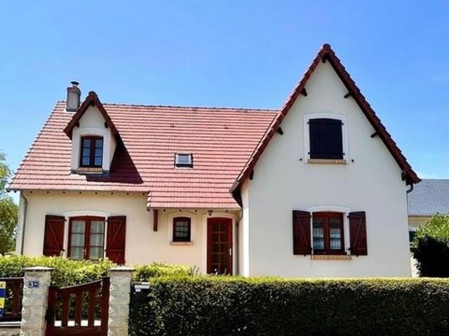 Maison familiale 7 pièces sur sous sol