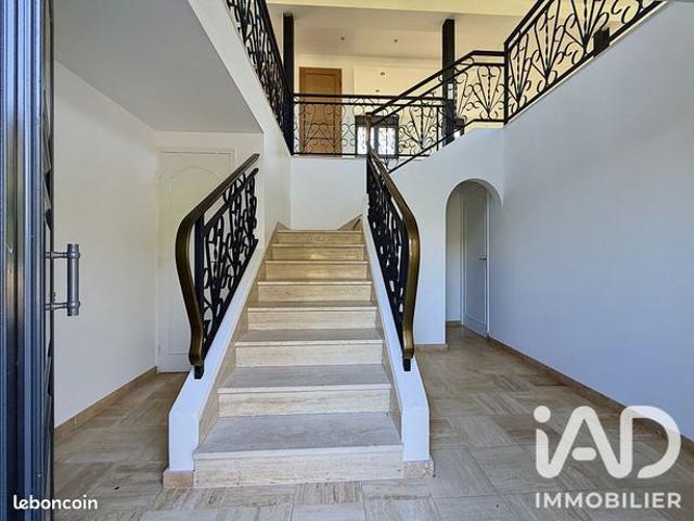 Maison familiale 7 pièces 163 m²