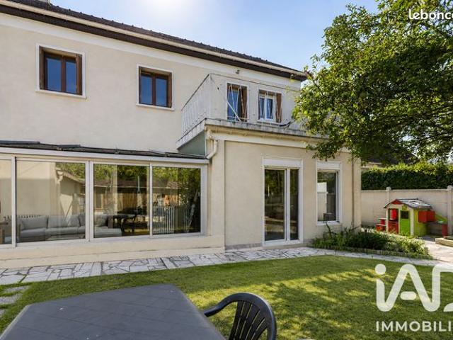 Maison familiale 7 pièces 177 m²