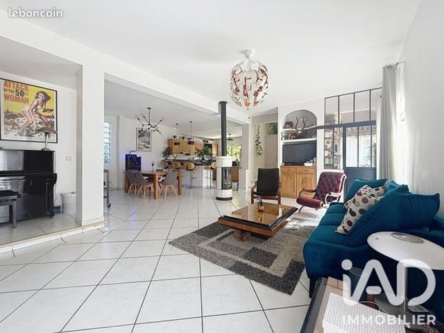 Maison familiale 7 pièces 179 m²