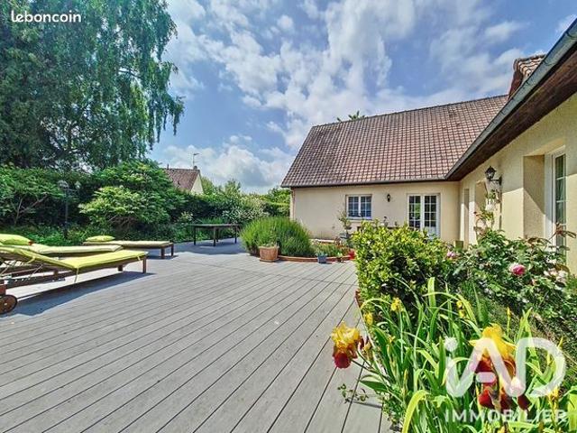 Maison familiale 7 pièces 244 m²