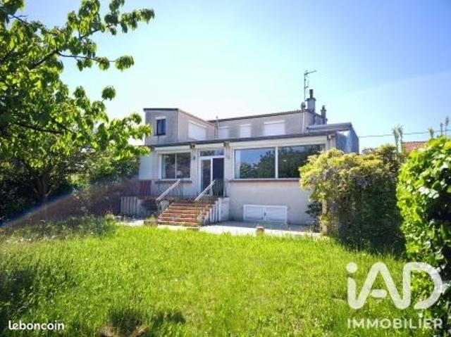 Maison familiale 7 pièces 270 m²