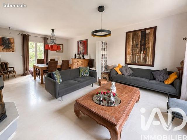 Maison familiale 7 pièces 205 m²