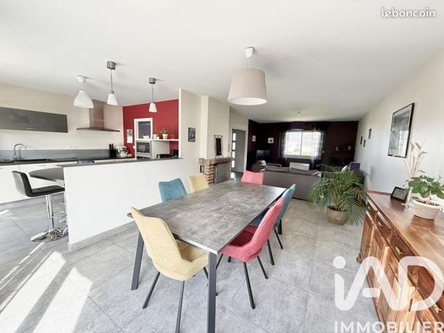 Maison familiale 7 pièces 210 m²