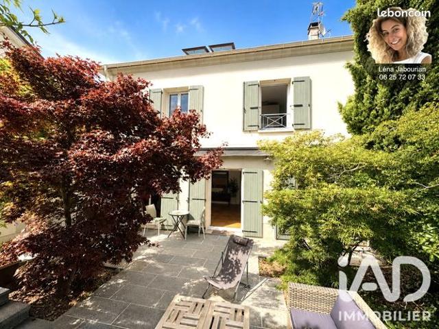 Maison familiale 7 pièces 222 m²