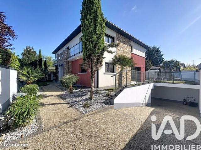 Maison familiale 7 pièces 231 m²