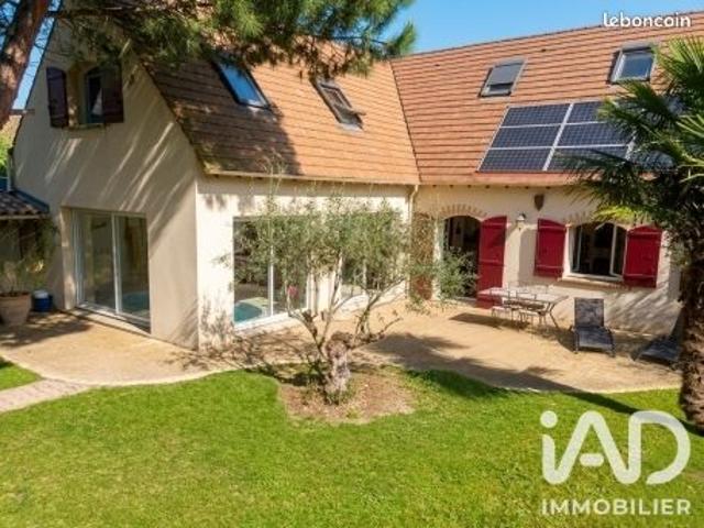 Maison familiale 7 pièces 236 m²