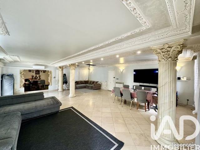 Maison familiale 7 pièces 238 m²