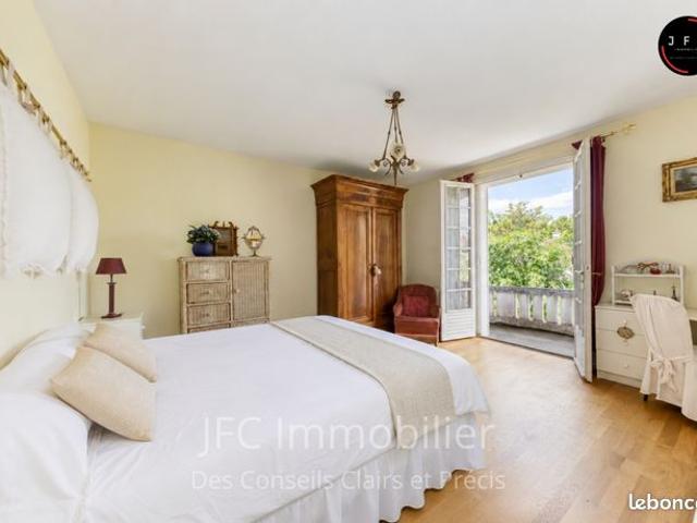 Maison familiale 8 pièces de 166 m² avec jardin, terrasse et garage – Quartier Parc de Sceaux à Antony