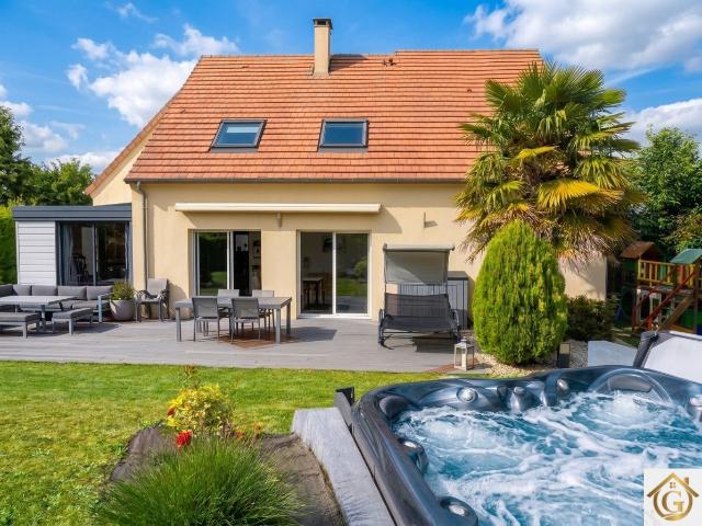 Maison familiale 8 pièces de 178m2 aux prestations haut de gamme