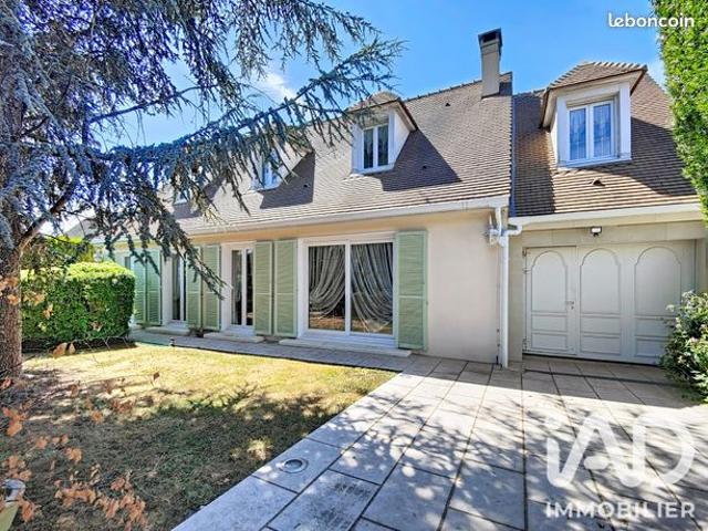 Maison familiale 8 pièces 141 m²