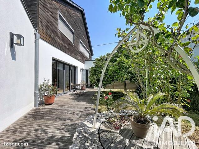 Maison familiale 8 pièces 182 m²