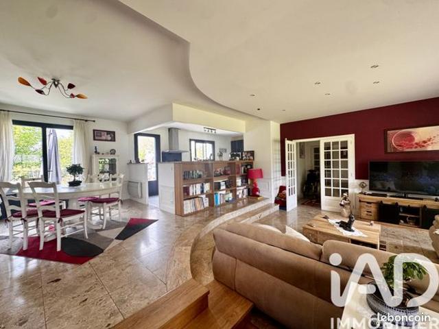Maison familiale 8 pièces 187 m²