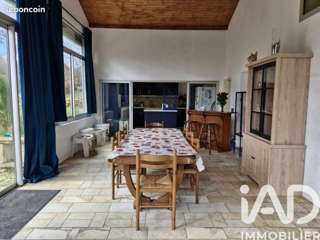 Maison familiale 8 pièces 192 m²