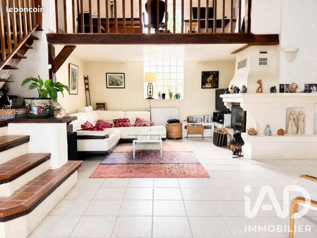 Maison familiale 8 pièces 137 m²