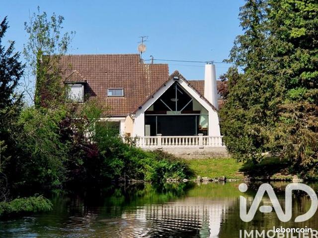 Maison familiale 8 pièces 270 m²