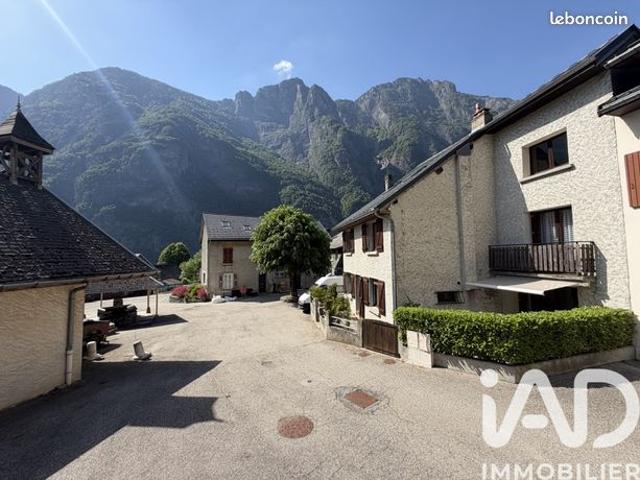 Maison familiale 8 pièces 202 m²