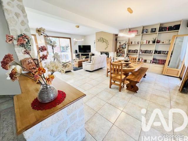 Maison familiale 8 pièces 209 m²