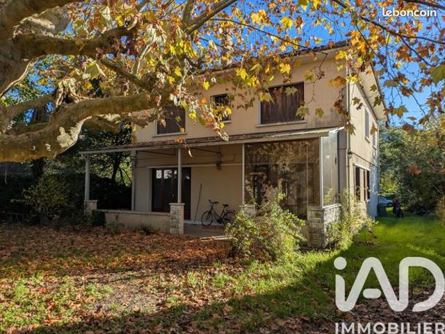 Maison familiale 8 pièces 212 m²
