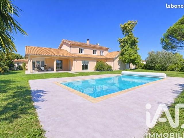 Maison familiale 8 pièces 217 m²