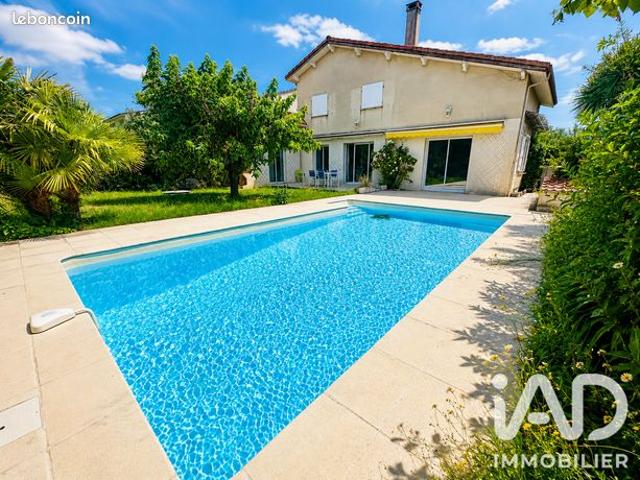 Maison familiale 8 pièces 220 m²