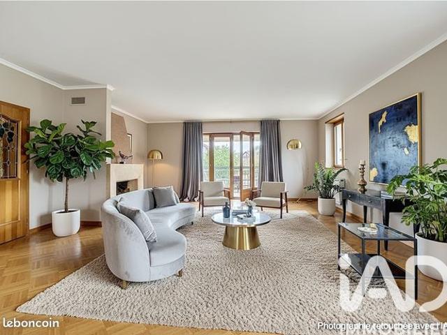 Maison familiale 8 pièces 357 m²