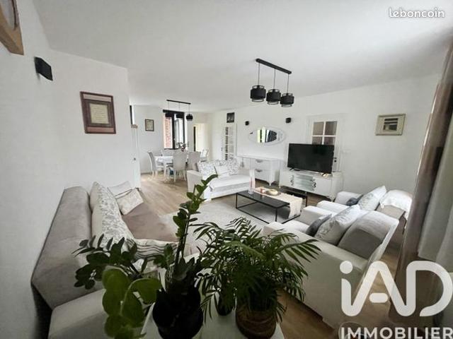 Maison familiale 8 pièces 300 m²