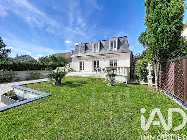 Maison familiale 8 pièces 313 m²
