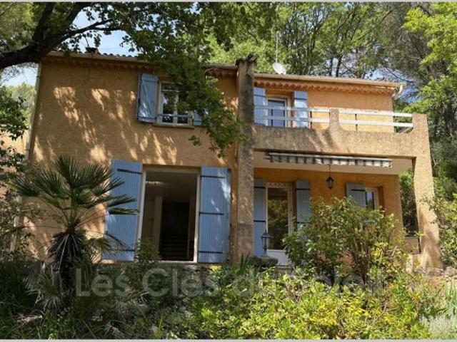 Maison familiale – 97 m² 4 chambres – Piscine – Jardin clo