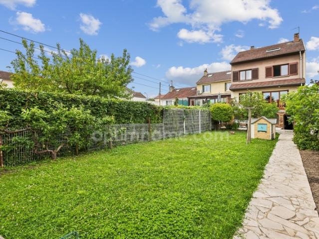 Maison familiale 129 m² habitables + sous sol total – Terrain 365 m²