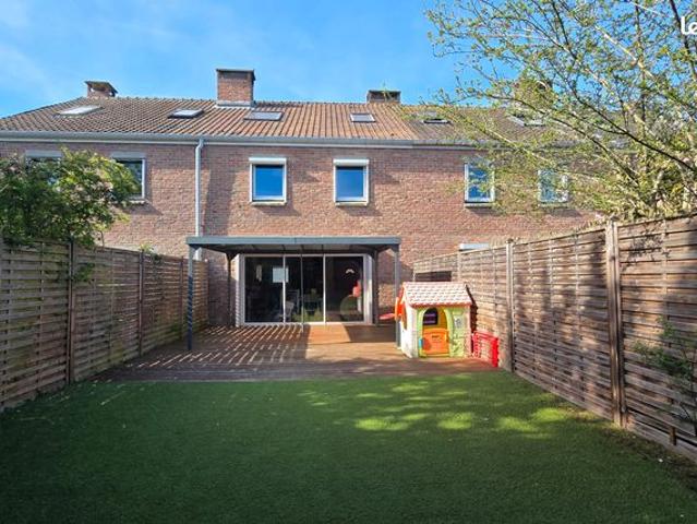 Maison familiale 93 m² 4 chambres, jardin, écoles & parcs à pied