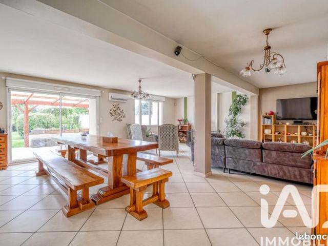 Maison familiale 9 pièces 247 m²