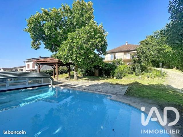 Maison familiale 9 pièces 246 m²