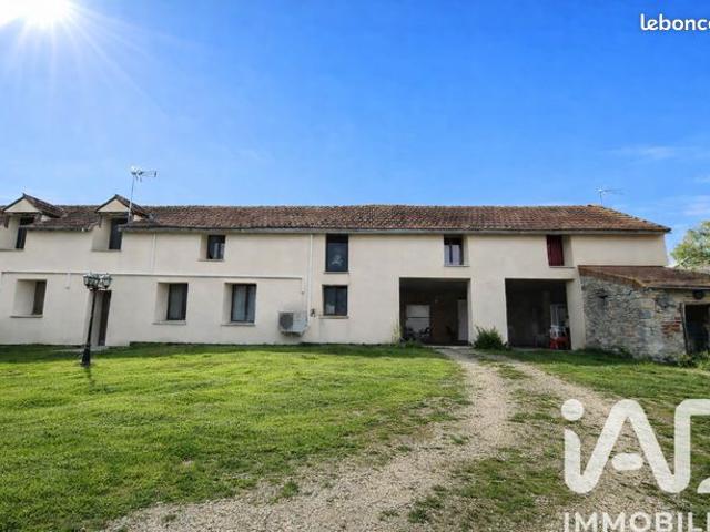 Maison familiale 9 pièces 274 m²